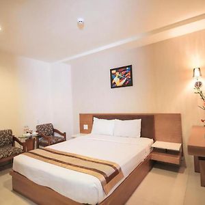 Bunny - Valentine Hotel - Bui Vien Street